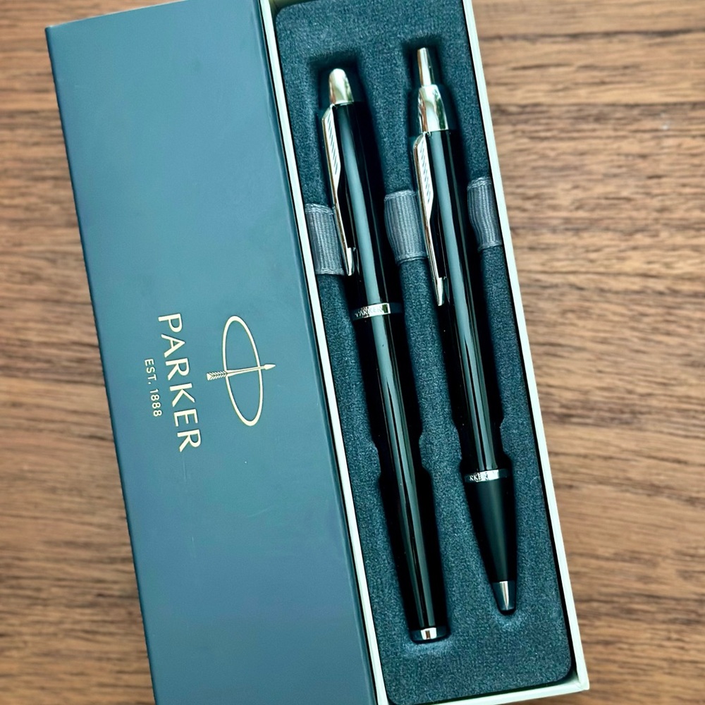Parker IM Black Chrome Trim Ballpoint & Rollerball Pen Gift Set 🖊️